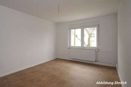 Wohnung zum Mieten in Halle (Saale) 227,65 € 24.21 m²