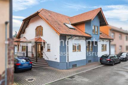 Familientraum mit großem Garten - viel Platz für Ihre Kinder & Ihre Ideen - Oberhausen-Rheinhausen / Oberhausen