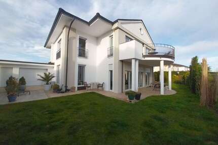 Haus zum Kaufen in Bellenberg 1.290.000,00 € 230 m²