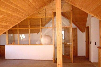 • Sonniges 2 12 Dach-Atelier (Dachwohnung) in SchrambergRW