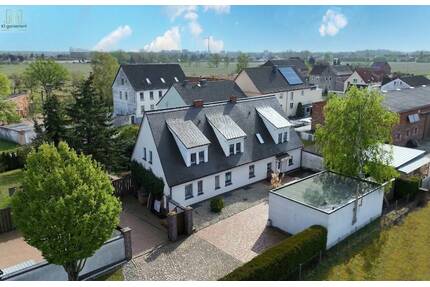 Familienanwesen im Grünen - autarker Charakter, 8 Zimmer, Sommergarten, PV und 1.843 m² Grundstück - Weißandt-Gölzau Klein-Weißandt