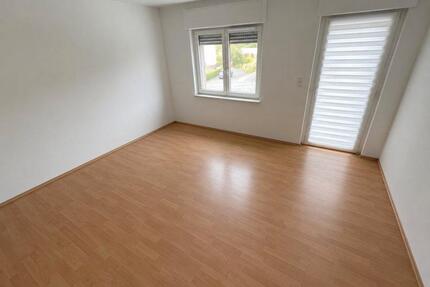 WG-Zimmer mit Balkon (unmöbliert) an Studenten - Heuchelheim a. d. Lahn