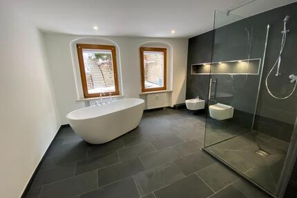 Exklusive 5-Zimmer-Altbauwohnung mit Sonnenterrasse - Hohenstein-Ernstthal