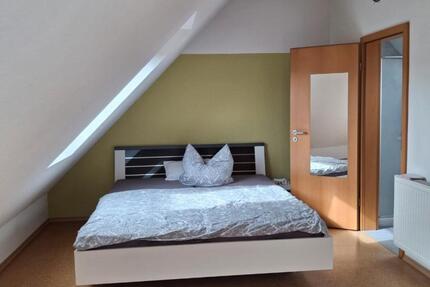 Untervermietung 1 großes Zimmer mit Bad im Dachgeschoß - Ilbesheim bei Landau in der Pfalz