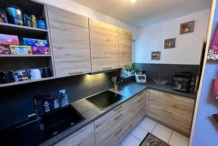 Eigentumswohnung mit Balkon, Einbauküche undTiefgarage - Langenselbold