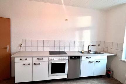 Frisch renovierte 3-Raum Wohnung mit Einbauküche - Zeitz