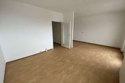 Wohnung zum Mieten in Suhl 270,53 € 54.46 m²