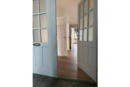 4 ZKB mitten in Varel - 1.100,00&nbsp;EUR Kaltmiete, ca.&nbsp; 150,00&nbsp;m&sup2; in Varel (PLZ: 26316)