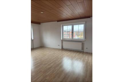 Großzügige 4-Zimmer-Wohnung mit Balkon in Amberg – Gärbershof