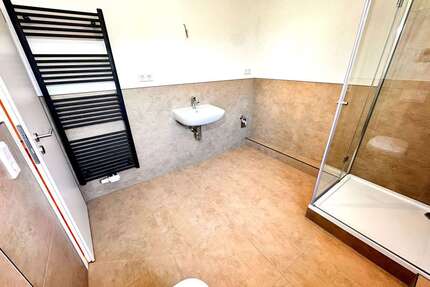 Wohnung zum Kaufen in Heßdorf 229.000,00 € 58.28 m²