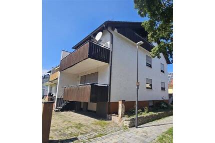 In ruhiger und sonniger Lage - REH mit drei Balkonen und Stellplatz - Herbrechtingen