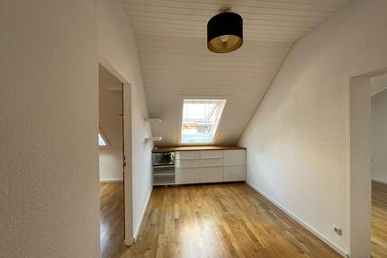 Gemütliche Dachgeschosswohnung (2. OG) - Idstein