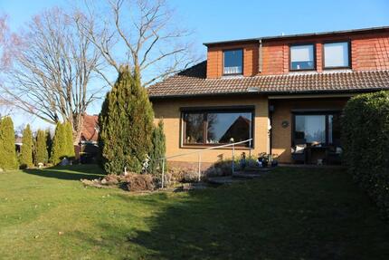 Doppelhaushälfte mit Einliegerwohnung und schönem Garten - Adendorf