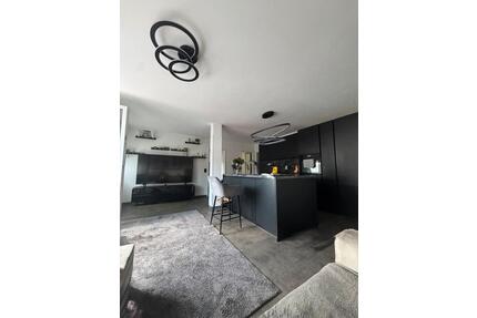 Kernsanierte 3-Zimmer-Wohnung mit Balkon Stuttgart-Untertürkheim