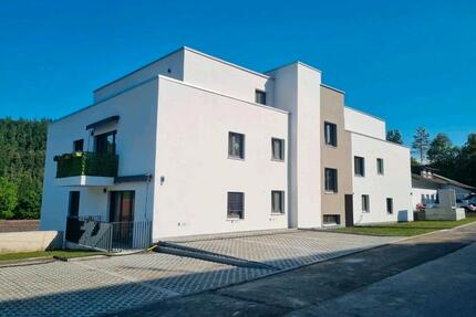 3.5 Zimmerwohnung - 1.080,00&nbsp;EUR Kaltmiete, ca.&nbsp; 80,00&nbsp;m&sup2; in Stühlingen (PLZ: 79780)