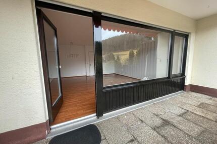 4 Zimmerwohnung zu vermieten - 950,00&nbsp;EUR Kaltmiete, ca.&nbsp; 96,00&nbsp;m&sup2; in Baiersbronn (PLZ: 72270)