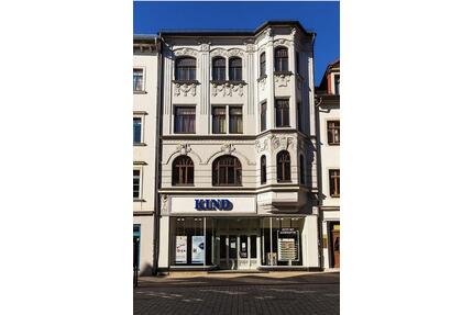 Willkommen in Ihrem neuen Zuhause! Diese großzügig geschnittene 3-Zimmer-Wohnung im 1. Obergeschoss eines umfassend sanierten Jugendstilhauses bietet modernen Wohnkomfort in historischem Ambiente.... - Freiberg