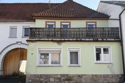 Haus zum Kaufen in Helmstadt 219.000,00 € 149 m²