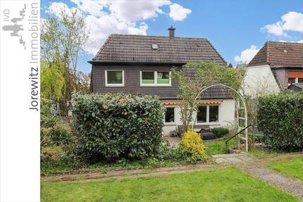 Beliebte Hanglage in Bielefeld-Gadderbaum: Einfamilienhaus mit großem Gartengrundstück