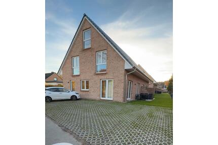 **Neubau Doppelhaushälfte Bj2025 |140qm|KfW 55| Feldblick** - Großenaspe