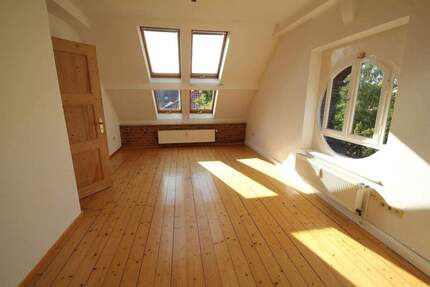 OSTVIERTEL, An der Schillerwiese, Sonnige 2-Zimmer-Dachgeschoß-Whg, H52 E5 - Göttingen