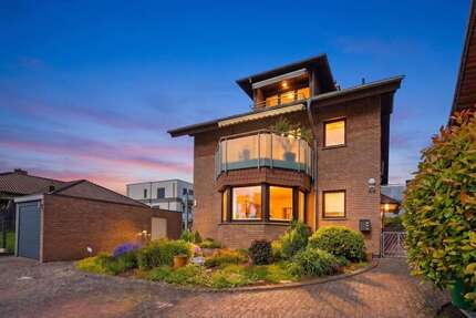 Haus zum Kaufen in Niederkassel 745.000,00 € 273 m²
