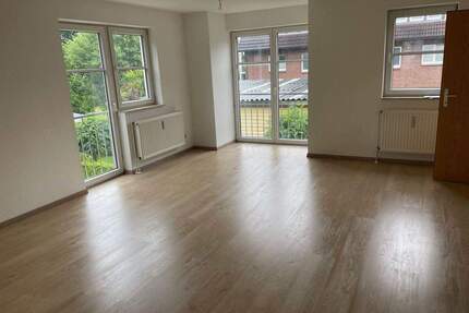 6-Familienhaus, vermietet, TG-Platz sucht... - Hamburg Rahlstedt