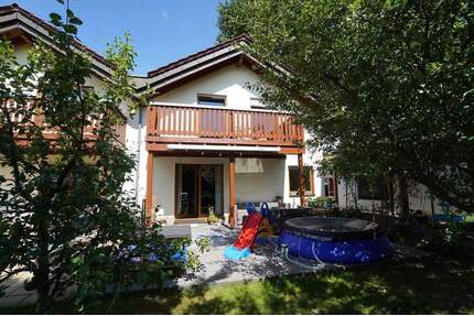 Charmante Doppelhaushälfte mit schönem Garten und Carport in Delbrück-Anreppen - Delbrück / Anreppen