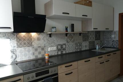 Zentrale moderne 4-Zi. Wo. mit EBK, Balkon, Garten und Ofen - Auerbach/Vogtland