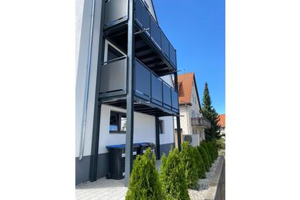 Tolle 3 Zi. Wohnung mit großem SüdWest Balkon für Sonnenanbeter - Altdorf