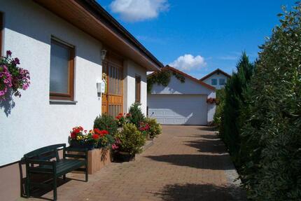 Walmdach-Bungalow --von privat-- - Bechtolsheim