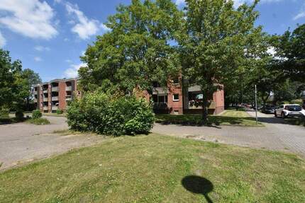 1 Kaltmiete gespart: Kurt-Schumacher-Ring 5, 2-ZW mit Balkon, Brunsbüttel OTTO STÖBEN GmbH