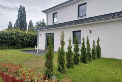 Haus zum Mieten in Pinneberg 2.550,00 € 140 m²