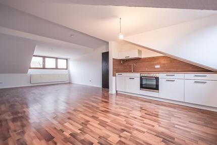 Frisch renovierte 2-Zi-Wohnung inkl. Einbauküche - Nürnberg Eibach