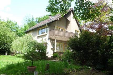 Zweifamilienhaus mit potentieller Einliegerwohnung oberhalb der Weser - Hameln Wangelist