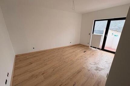 Erstbezug nach Sanierung: 4-Zimmer-Wohnung mit Balkon in Bendorf