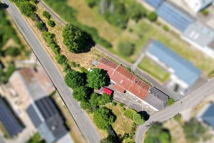 Haus zum Kaufen in Rodershausen 130.000,00 € 149 m²