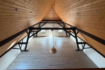 Großzügige Galeriewohnung mit Balkon - Bruchhausen-Vilsen