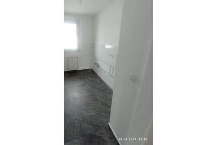 4 Zimmer Wohnung mit Balkon - 490,00&nbsp;EUR Kaltmiete, ca.&nbsp; 70,00&nbsp;m&sup2;&nbsp;Wohnfl&auml;che in Bitterfeld-Wolfen (PLZ: 06766)
