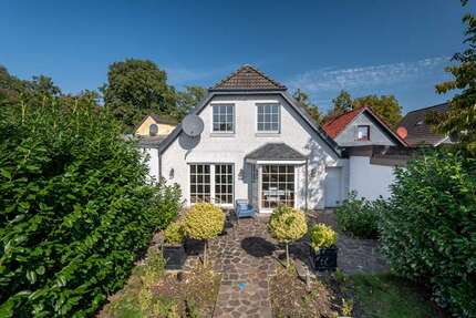 Haus zum Mieten in Uetersen 1.900,00 € 132.03 m²