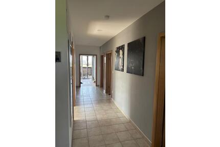 Wohnung auf dem Land - 1.200,00&nbsp;EUR Kaltmiete, ca.&nbsp; 120,00&nbsp;m&sup2; in Rheurdt (PLZ: 47509)