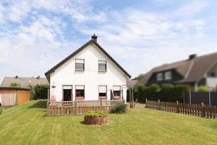 Haus zum Kaufen in Oerlinghausen 320.000,00 € 110.48 m²