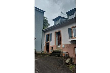 Historisches Haus im Grünen, Immobilie mit direkten Mieteinnahmen - Lahr (Schwarzwald)