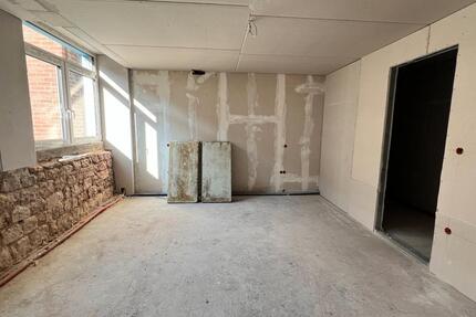 Erstbezug nach Sanierung! - 600,00&nbsp;EUR Kaltmiete, ca.&nbsp; 60,00&nbsp;m&sup2; in Waldfischbach-Burgalben (PLZ: 67714)