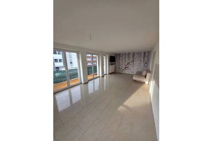 +++ Moderne & charmante 2-Zimmer Wohnung + Balkon + PKW-Stellplatz + Rastatt +++