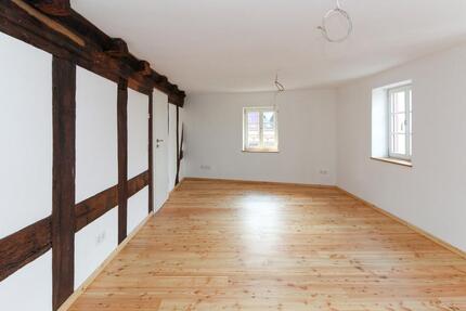 Erstbezug im Kulturdenkmal: Hochwertige 2-Zimmer-Wohnung mit besonderem Wohnambiente - Schlitz