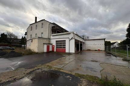Projektchance in Leverkusen-Hitdorf - Wohnensemble mit Ausbauperspektive nahe Rheinpromenade