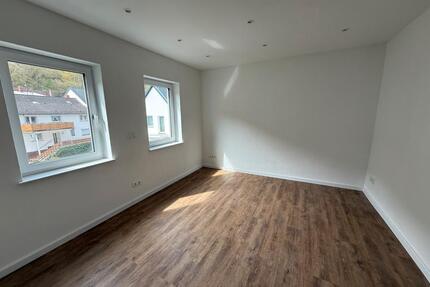 Einfamilienhaus ab 01.05 zu vermietenErstbezuginkl. Stellplatz - Burgbrohl