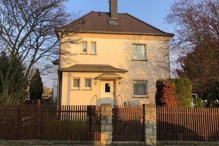 Einfamilienhaus mit Garage + Garten in beliebter ruhiger Wohnlage - Apolda