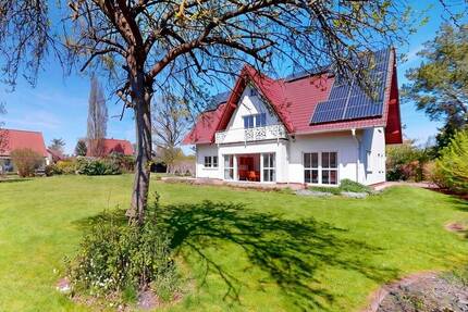 Lichtdurchflutetes Einfamilienhaus in Brieselang - großzügig wohnen im Grünen